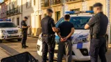 Homem detido em Santarém após ameaçar vizinha com réplica de submetralhadora