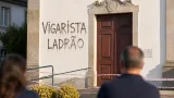 Igreja de Chafé alvo de vandalismo com mensagem insultuosa durante a madrugada