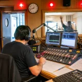 Rádio britânica difundiu por engano anúncio da morte do Rei Carlos III após técnico aceder a obituários