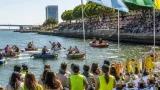 Regata de banheiras anima as margens do Sado em Setúbal com criatividade e público