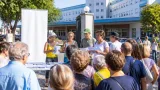 Torres Novas: PCP leva debate sobre o SNS às ruas e ouve utentes junto ao hospital