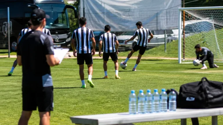 Académico de Viseu triunfa na Póvoa e prepara estreia na I Liga contra o Benfica