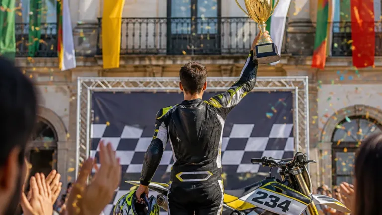 Águeda celebra: piloto Duarte Fernandes garante o título nacional de Mini Flat Track