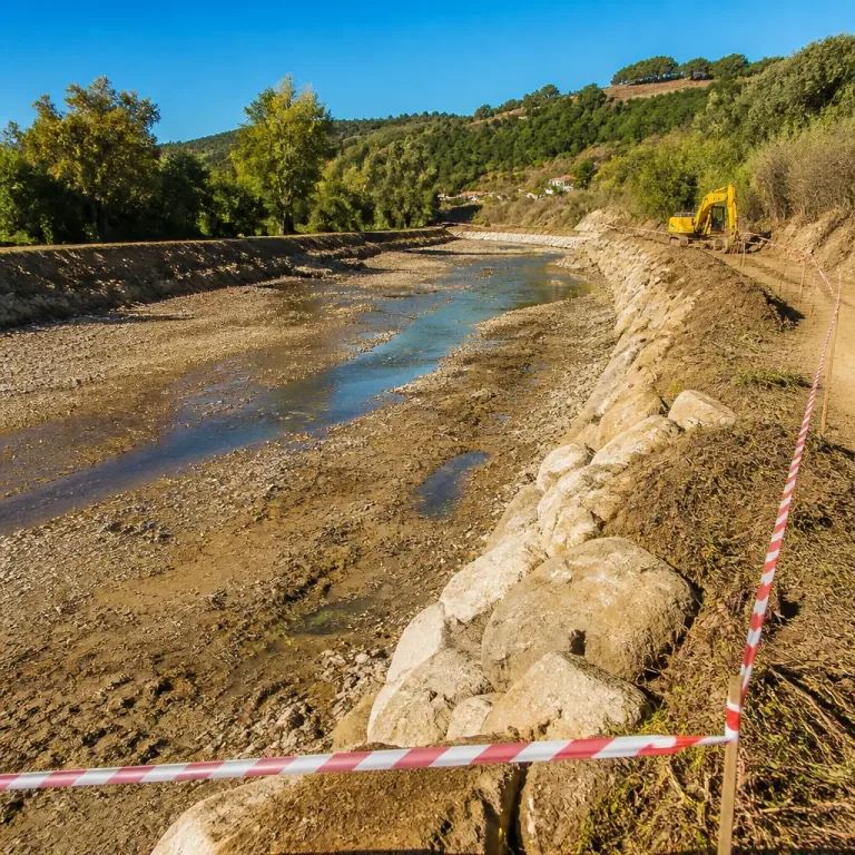 APA considera ilícita intervenção em troço da Ribeira de Alcolobre e exige restauro