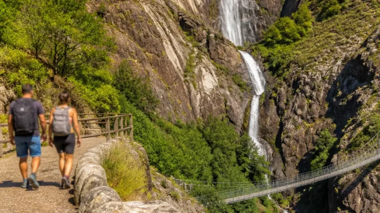 Arouca Geopark: a cerca de uma hora do Porto, cascata de 70 m e ponte suspensa para explorar