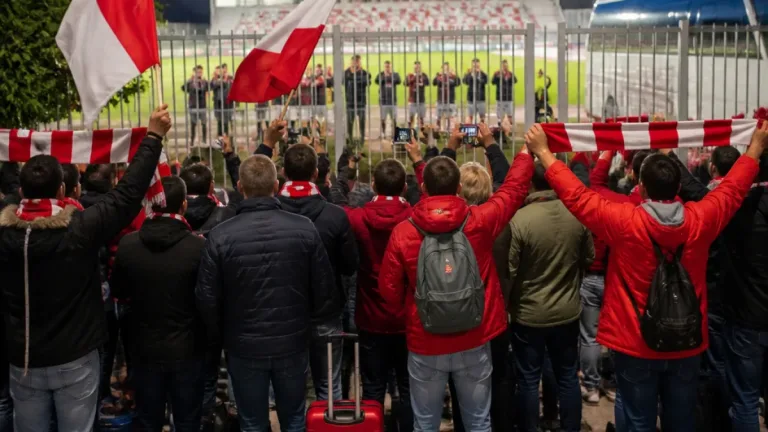 Duas dezenas de adeptos do Sp. Braga marcaram presença em Pancevo e receberam agradecimento do clube