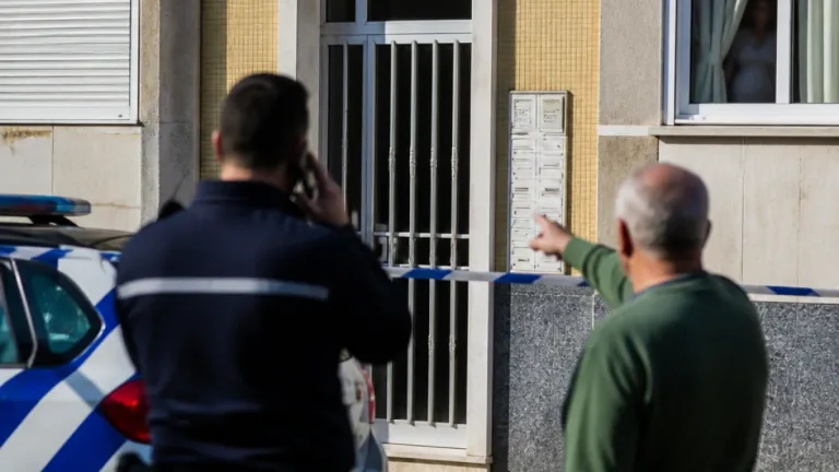 Em Odivelas, investigação arranca após idoso encontrado morto em casa por meses