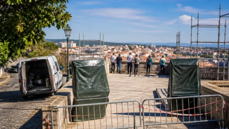 Fecho prolongado do Miradouro de São Gens gera críticas e exige clarificação da Câmara
