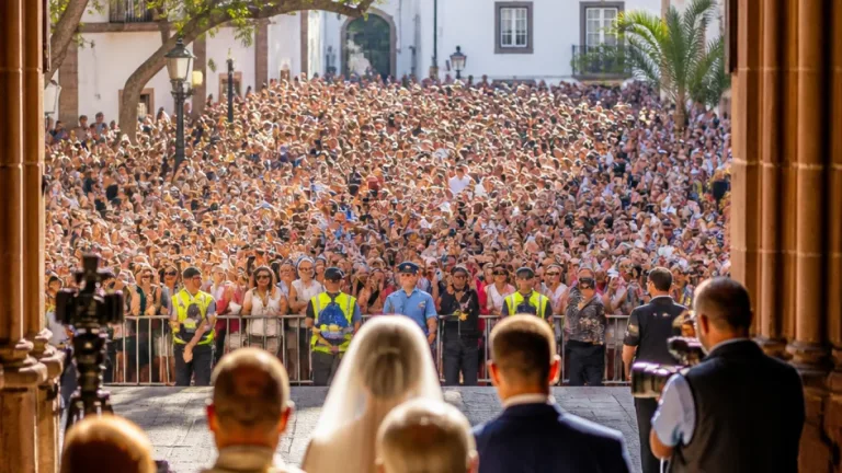 Funchal: rumor sobre casamento de Cristiano Ronaldo enche a Sé — era boda de emigrantes