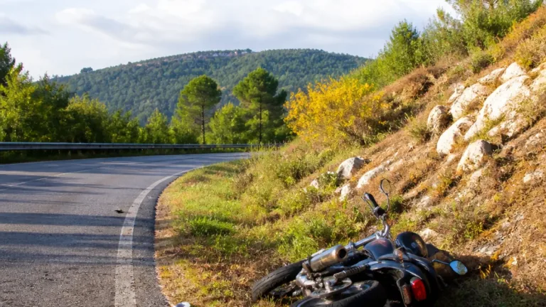 Fundão: motociclista associado a motoclube morre em acidente na ES-124, Brasil