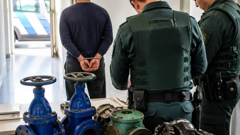 GNR detém homem em flagrante por furto em edifício público em Palmela