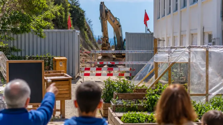 Horta comunitária da Escola Gil Vicente em risco devido a estaleiro do Exército