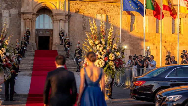 Infante D. Dinis aparece pela primeira vez em público com a noiva em casamento real europeu