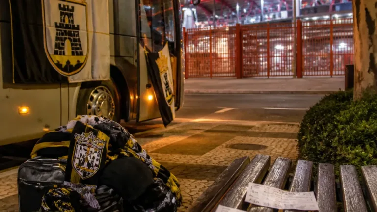 Jogo Benfica‑Académico de Viseu na Luz será à porta fechada: consequências para adeptos viseenses