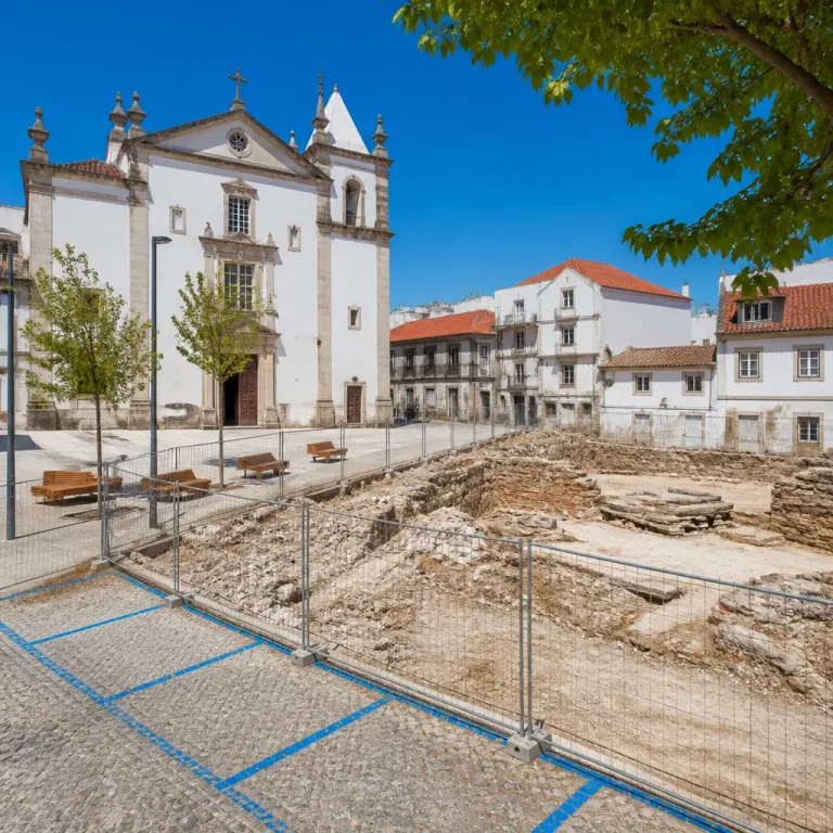 Câmara de Santarém compra terreno da antiga Académica para ampliar praça e criar estacionamento