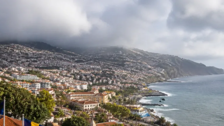Madeira com muita nebulosidade e possibilidade de aguaceiros fracos este domingo