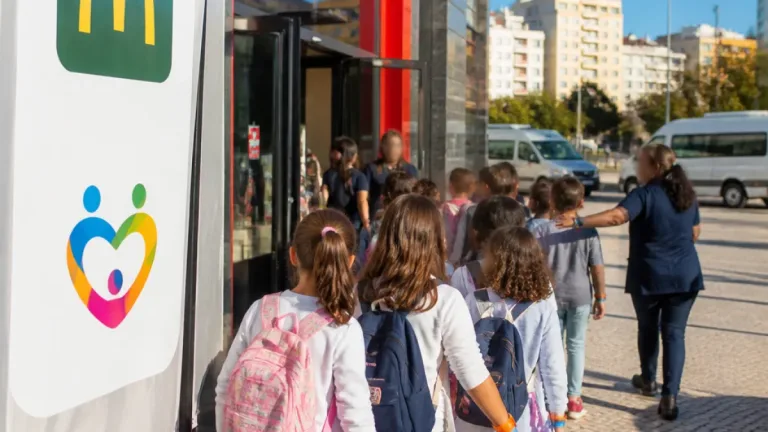 McDonald’s Barreiro e Associação NÓS levam 40 crianças do concelho à KidZania