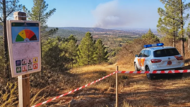 Perigo de incêndio mantém-se elevado e atinge concelhos do distrito de Faro