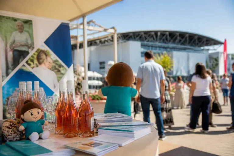 Santa Casa do Fundão lança rosé da Quinta d’Arraboa e destaca projeto social na Expo Fundão